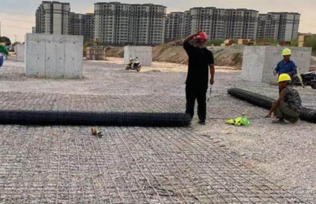 武陵土工格栅铺设前地基要怎么处理？